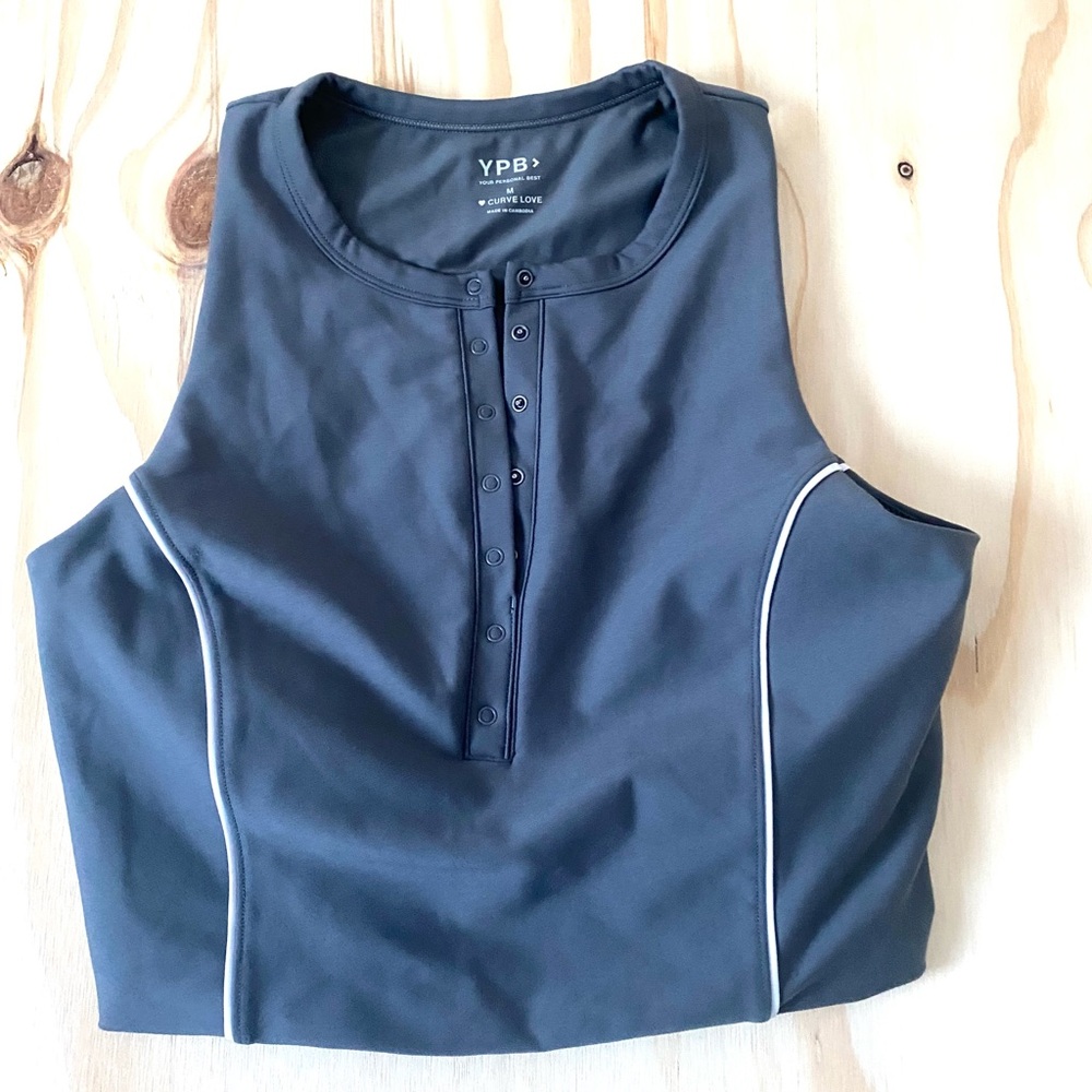 Abercrombie YPB Sports Bra Too Gray Sz Medium snap closure